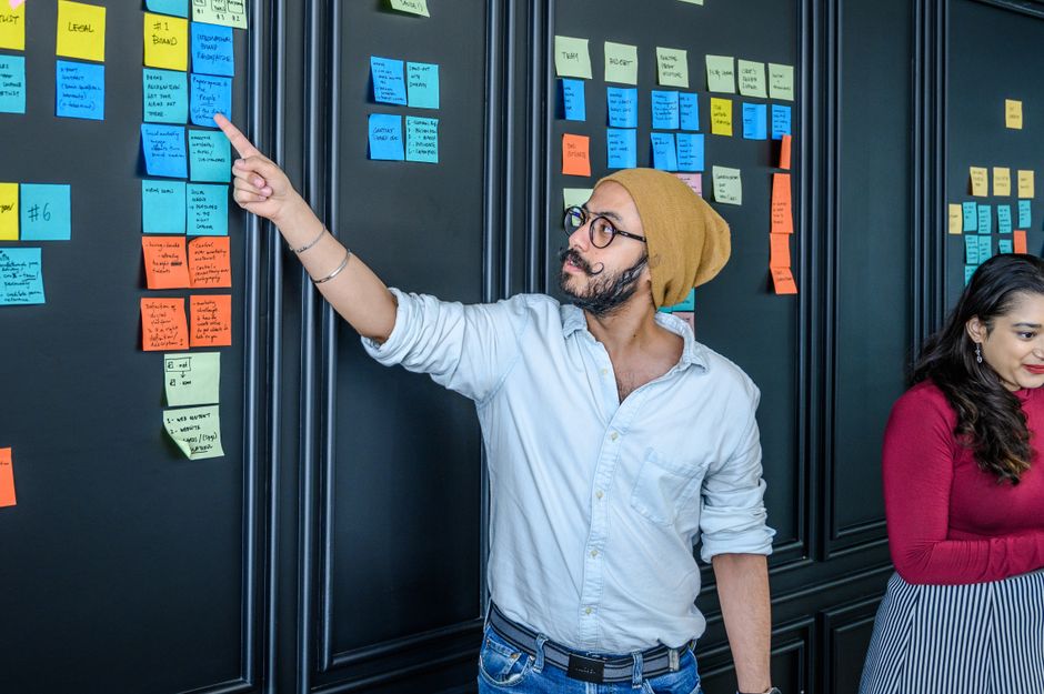 UX/UI-Design Dozentin mit Fokus auf Nutzerzentrierung